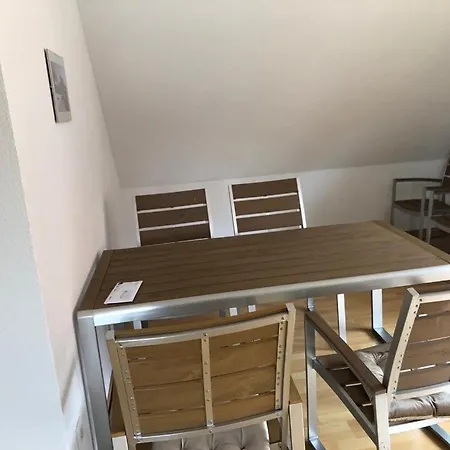 Ferienwohnung Am Dorfplatz * Мюнзинген