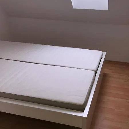 Ferienwohnung Am Dorfplatz Апартаменты *