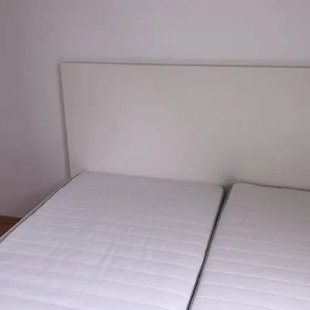 Апартаменты Ferienwohnung Am Dorfplatz *